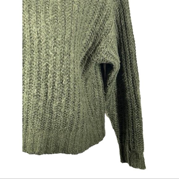 American Eagle Cropped Chunky Knit Dark Green Crew Neck Sweater Size Small - Picture 5 of 13